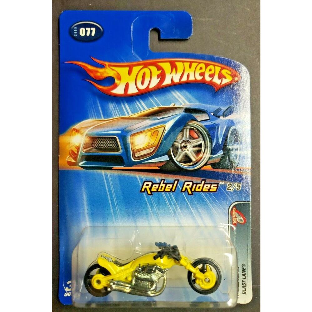 2005 Hot Wheels Rebel Rides Blast Lane Yellow / Black Motorcycle HW9